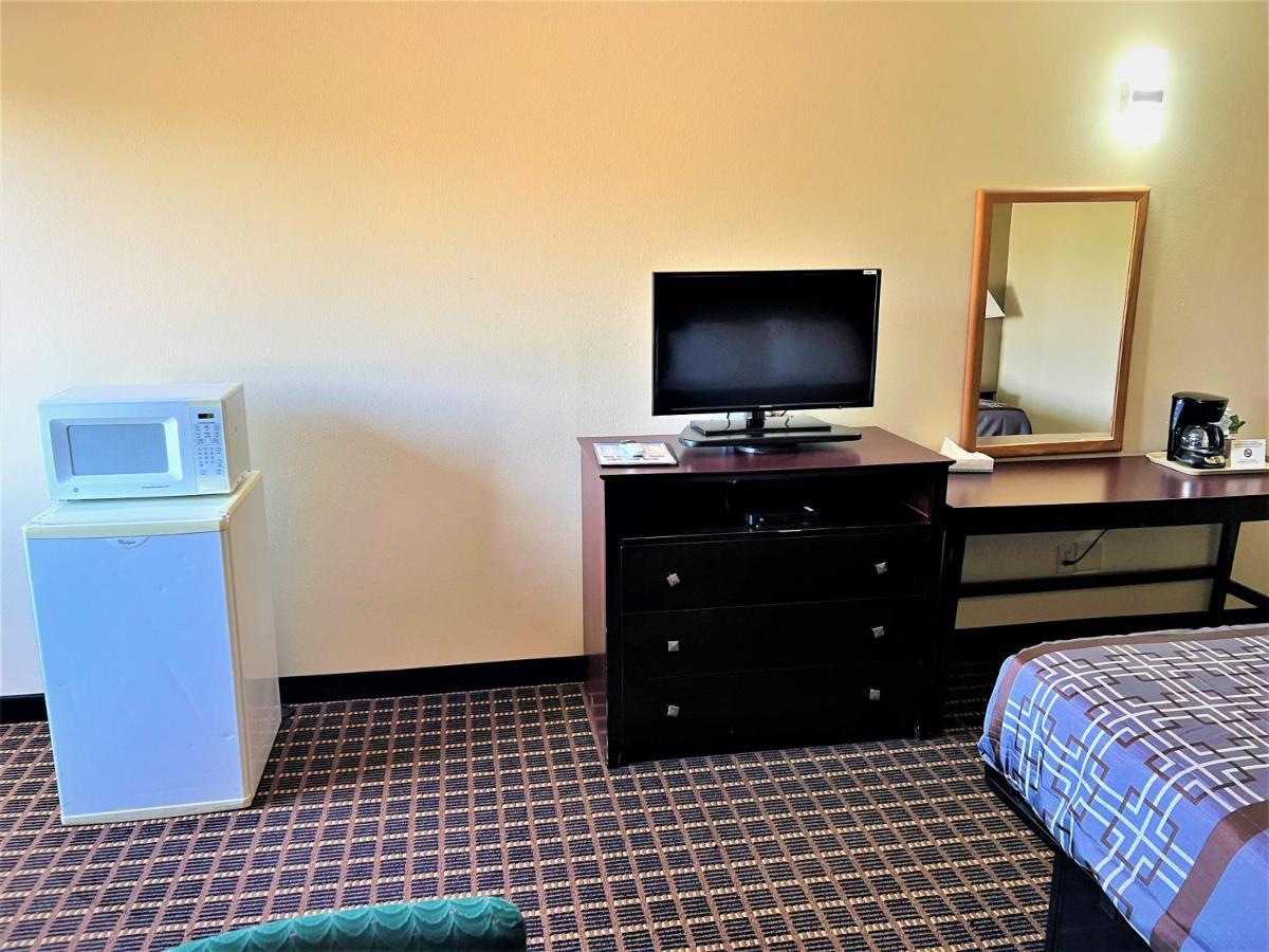 Designer Inn And Suites Toledo Eksteriør billede