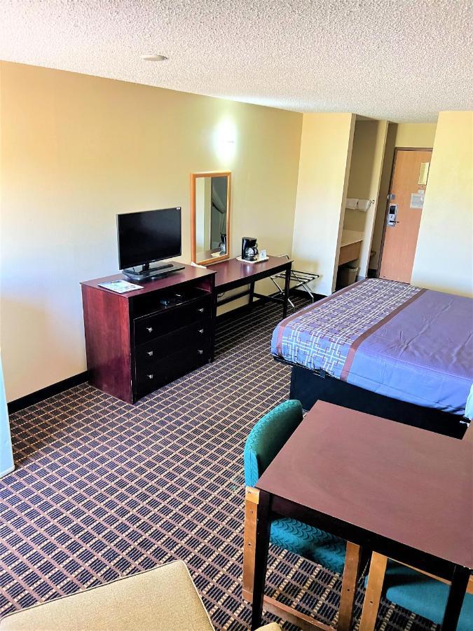 Designer Inn And Suites Toledo Eksteriør billede
